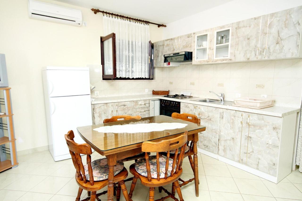 Apartments By The Sea Brgulje, Molat - 6241 Exterior photo